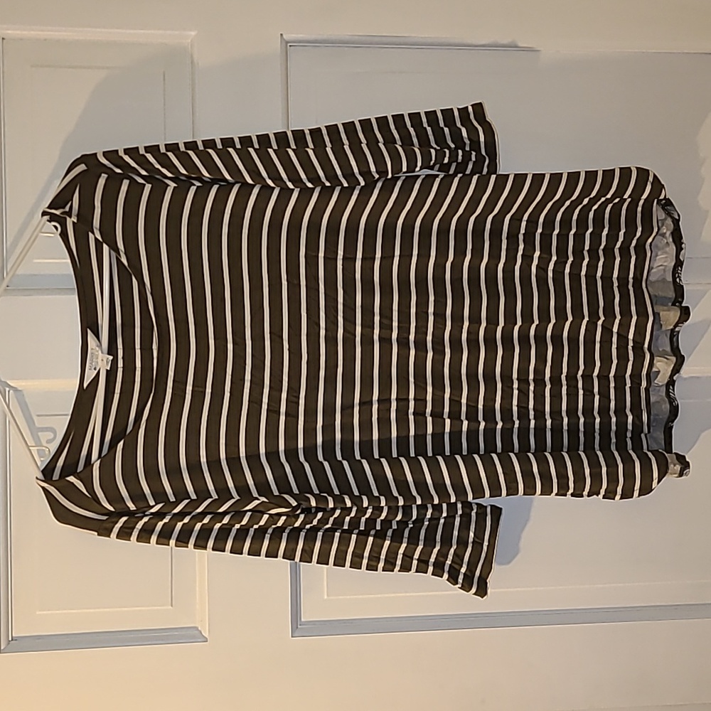 Market & Spruce Striped Floral top
